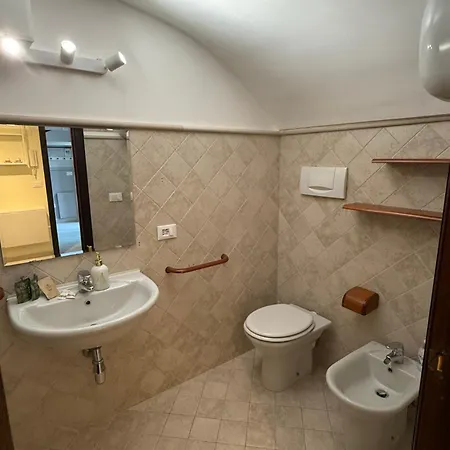 アパート Piccinni 79 - Charm バーリ